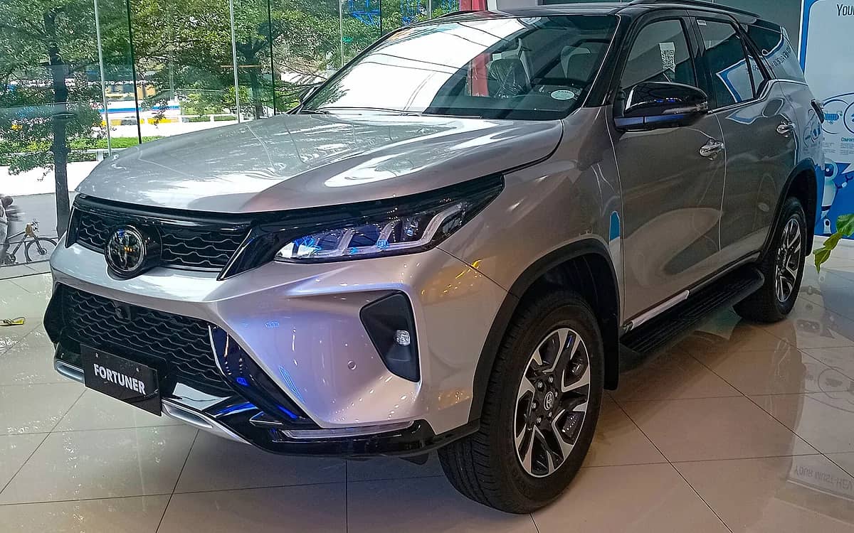 SUV de 7 pasajeros: Toyota Fortuner o similar