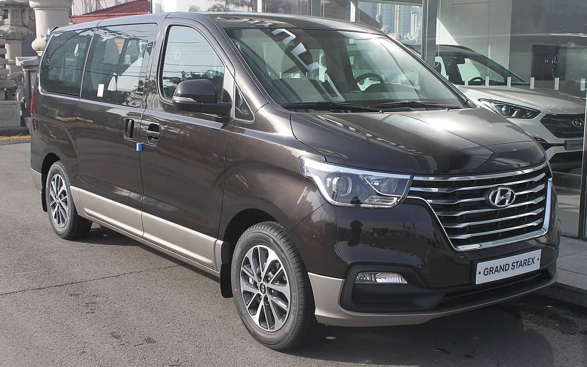 Van: Hyundai H1 o similar